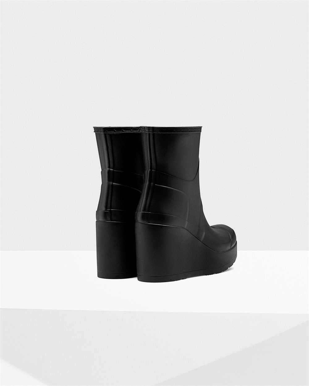 Hunter Women's Original Short Wellington Boots Mid Wedge Sole, view 3